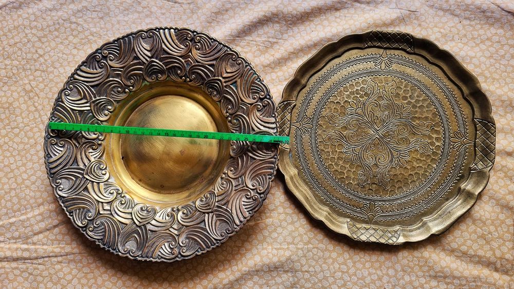 Fructiere din bronz emailate sau bogat ornamentate