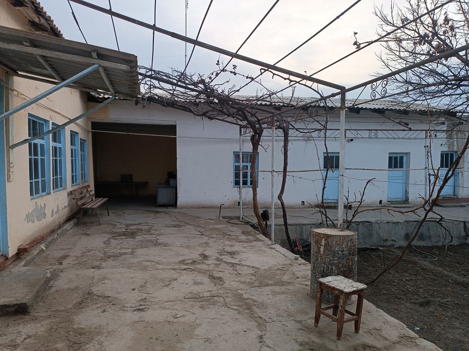 Katta yól yoqasida Hovli sotiladi,