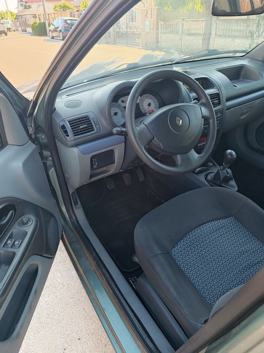 Vând Renault Clio 1.4mpi 2007