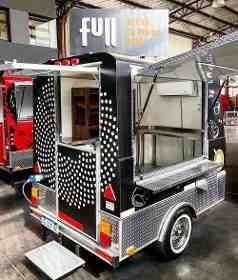 Бизнес -Фудтрак -торговая точка на мотороллере.