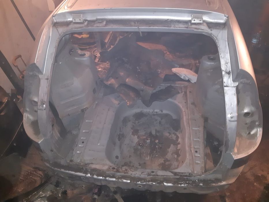 Приора Универсал разбор есть много запчастей