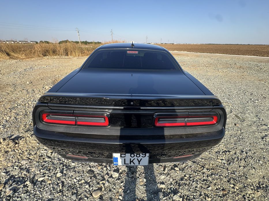 Dodge Challenger 5.7 Hemi manual facelift