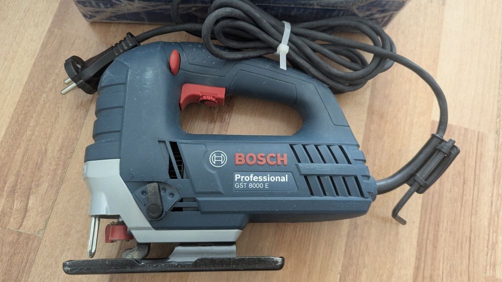 Лобзик Bosch GST8000E Professional