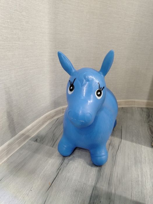 Продам прыгунок детский