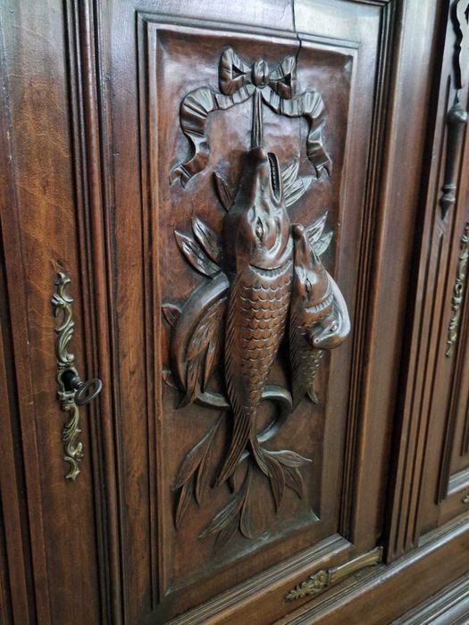 Уникален антикварен ловджийски бюфет от масивен дъб – края на XIX век