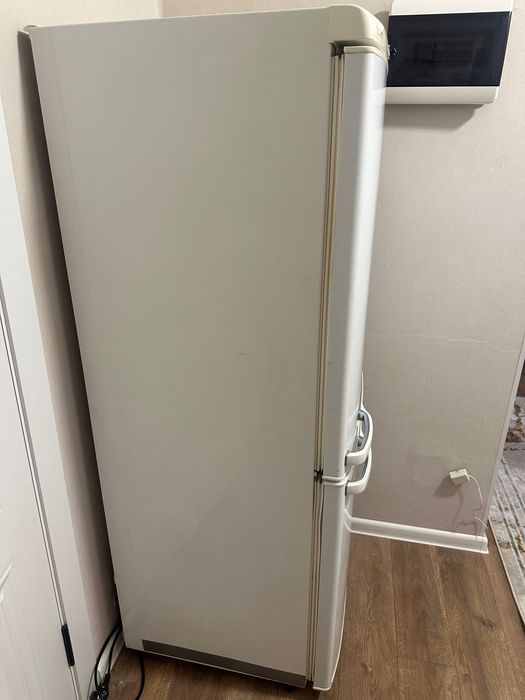 Холодильник Samsung