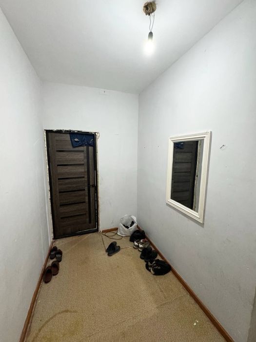 Прадаётся 1х 10микрарайоне вдоль дороги