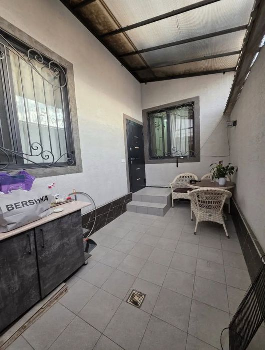 Продаю 3-х ком 1 соток на Буюк ипак йули Буз базар