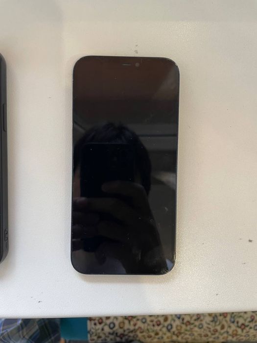 СРОЧНО Продам iPhone 12 на 64 ГБ, АКБ: 72%