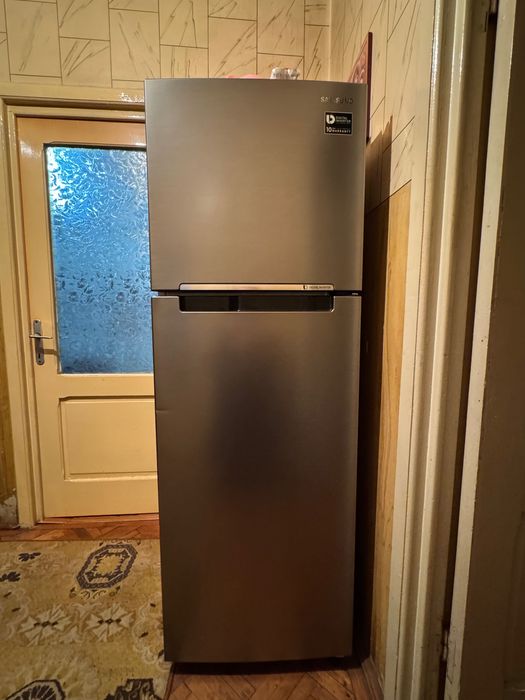 Frigider Samsung , 255 l, H 1635, Clasa A+, Graphite