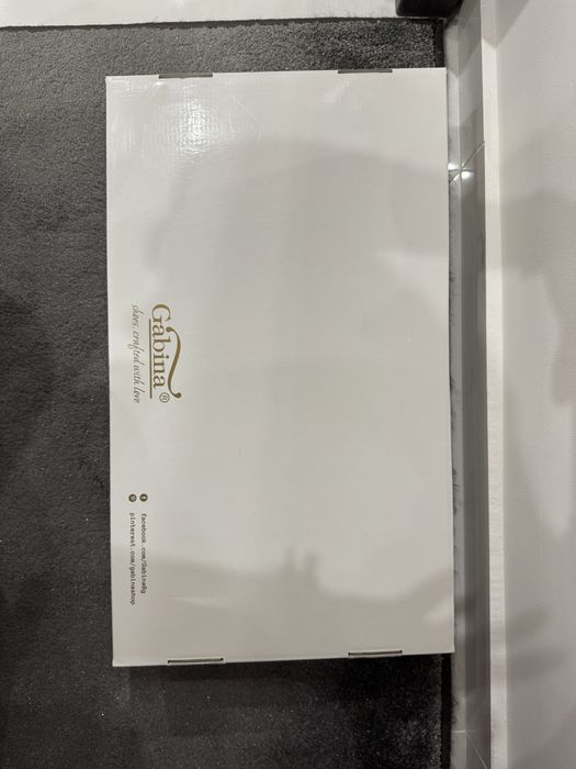 Лоуфъри естествена кожа и естествен лак и естествен велур