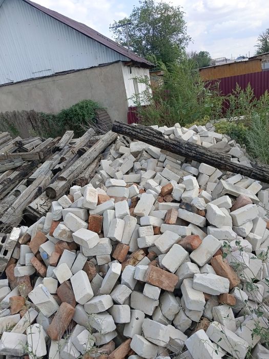 продам кирпичи.  .