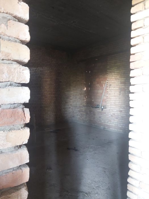 Назарбек марказида уй сотилади