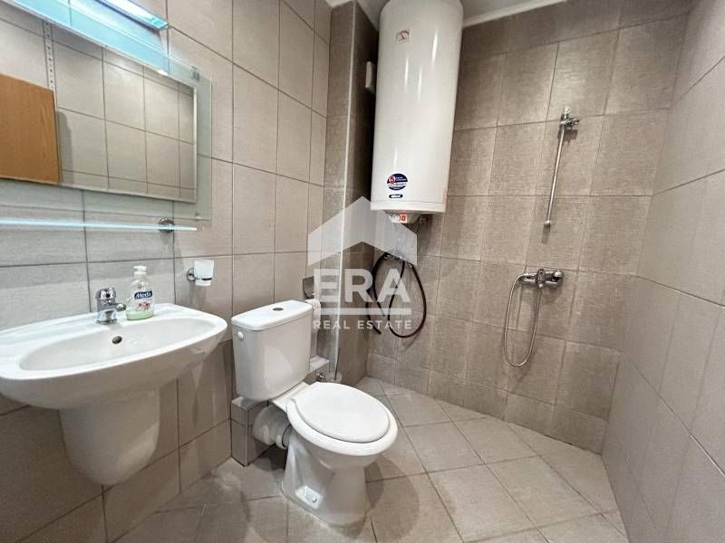 Триетажна обзаведена къща за продажба, в затворен тип комплекс, с. Рог