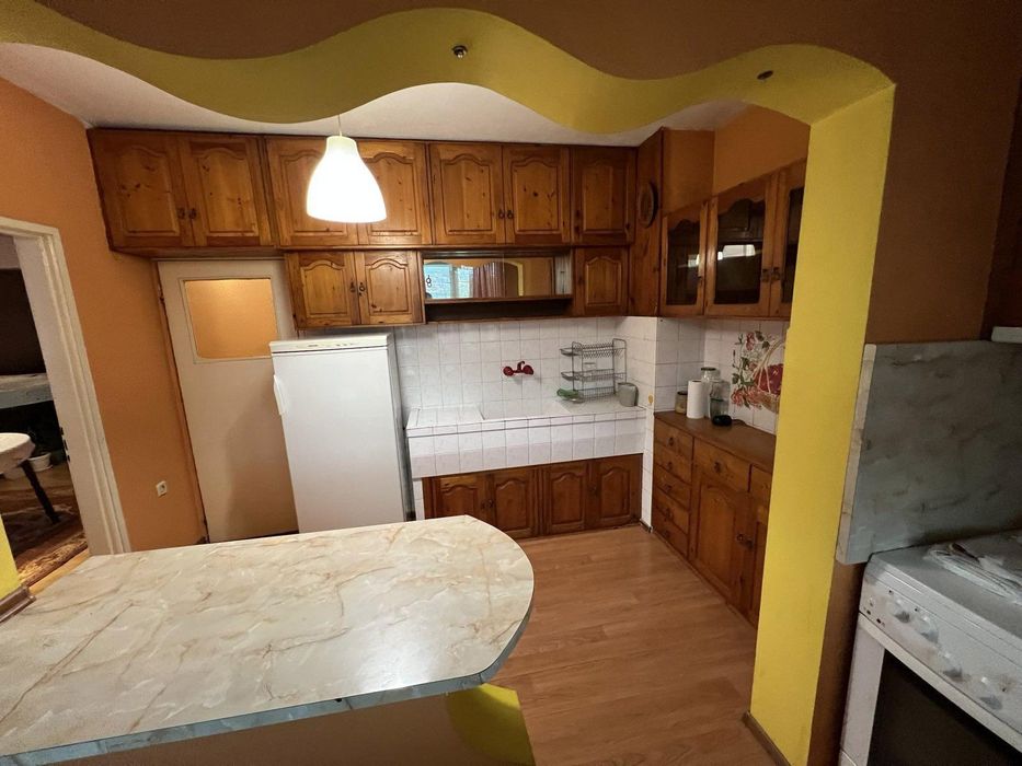 Продава се Четиристаен апартамент в Бургас, Долно Езерово - 110 кв.м за 1041 €/кв.м - Снимка #2