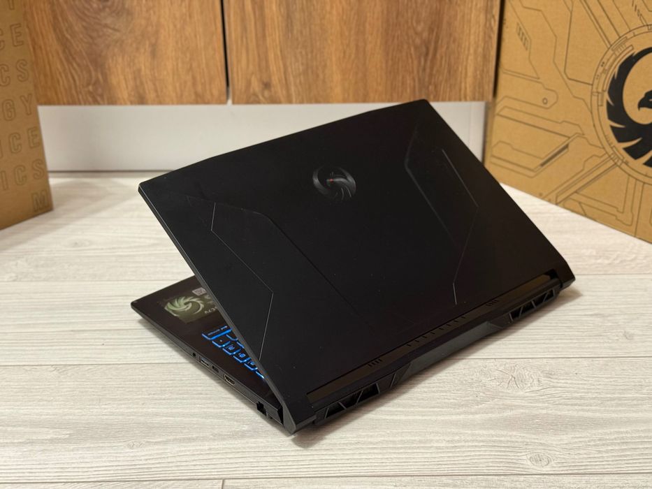 RTX 4050 6gb / Ryzen 7 - 7735hs /512gb /16GB  /15.6 144hz / MSi Bravo