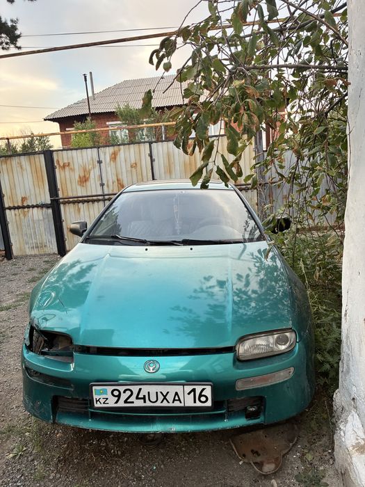 Mazda 323 F