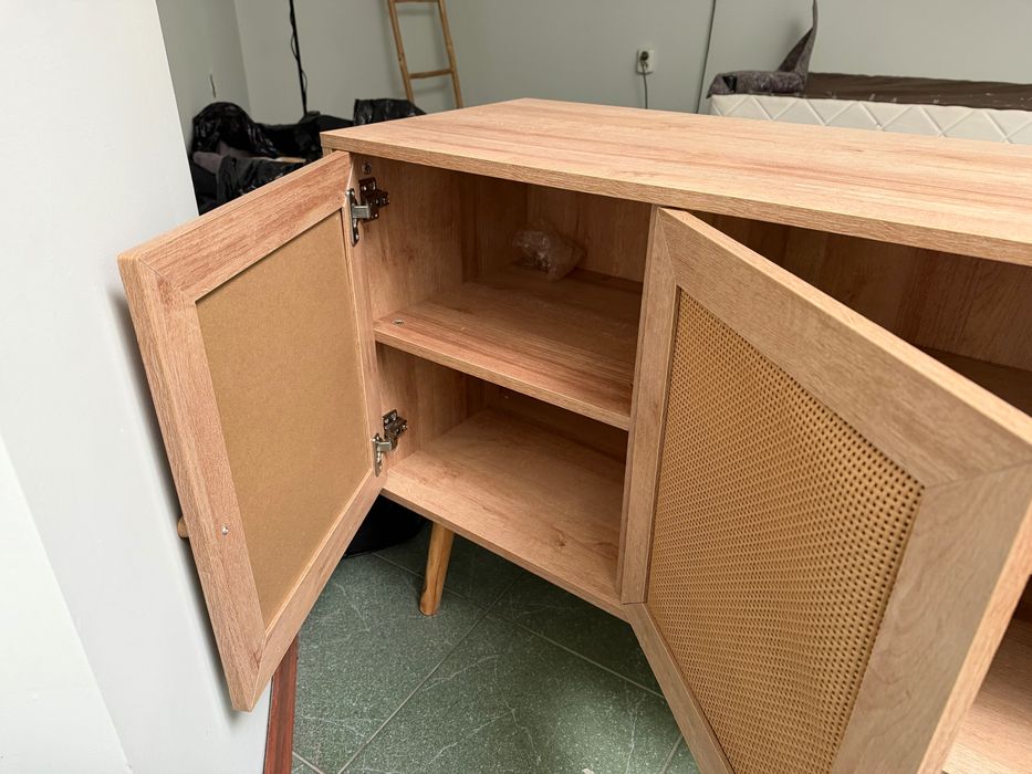 Бюфет 3 врати цвят топъл дъб не използван