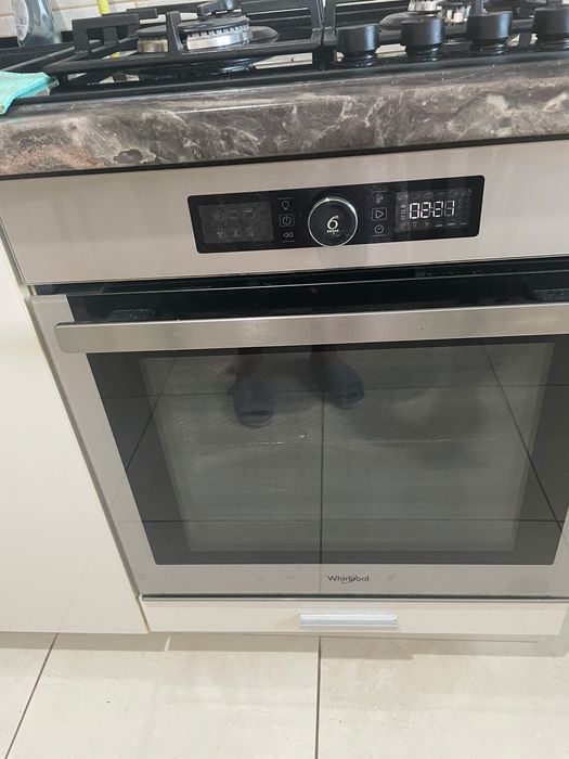 Cuptor electric Whirlpool