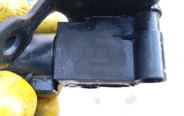 Senzor de nivel faruri xenon 3C0907503 Audi A8 D4/4H [2010 - 2014]