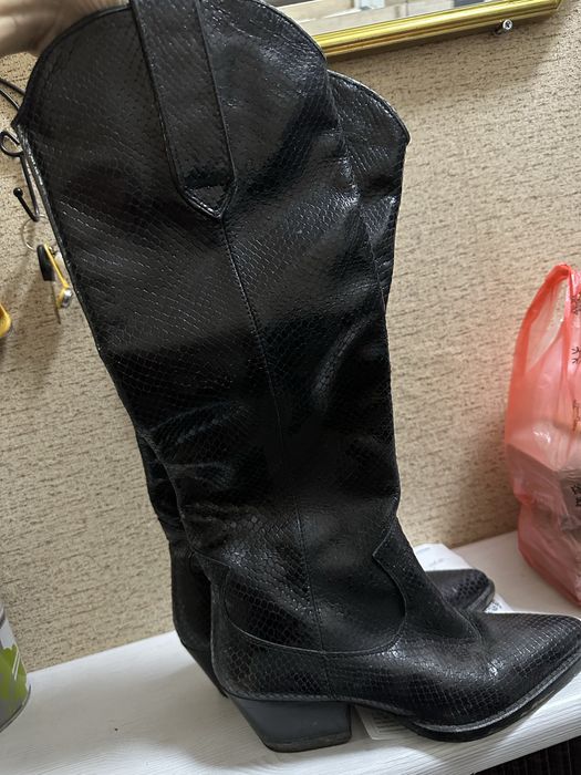 Продам казаки zara