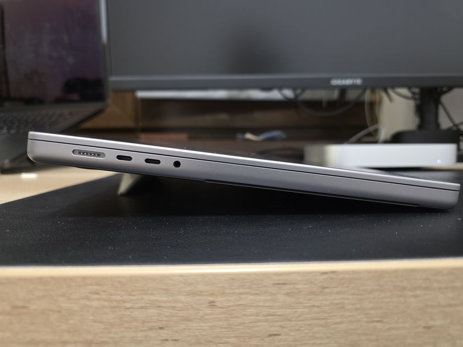 MacBook Pro 16" | M1 Pro | 32GB RAM | 512GB SSD | Stare impecabilă