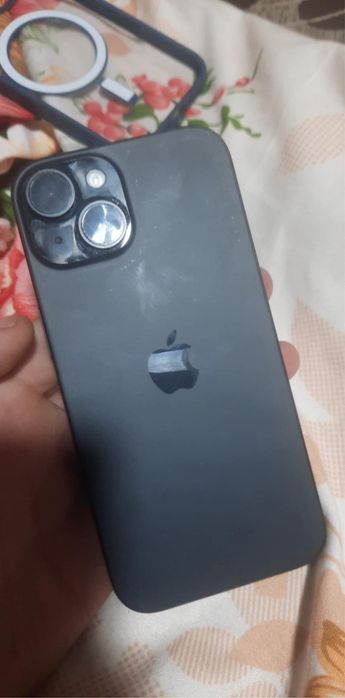 Vand sau schimb iphone 15(COSMOPOLIS), 88 baterie originala