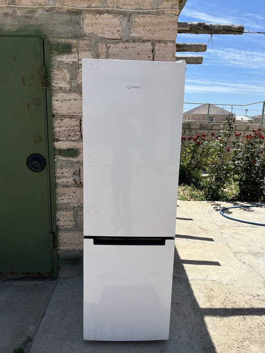 Мұздатқыш ( холодилник) indesit