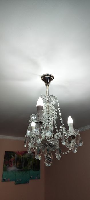 Продам люстру Прага.