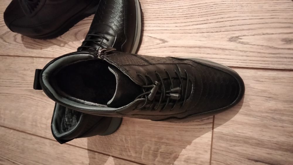 Мужская кроссовка