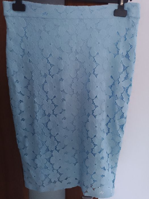 Fustă din dantelă în nuanța de bleu