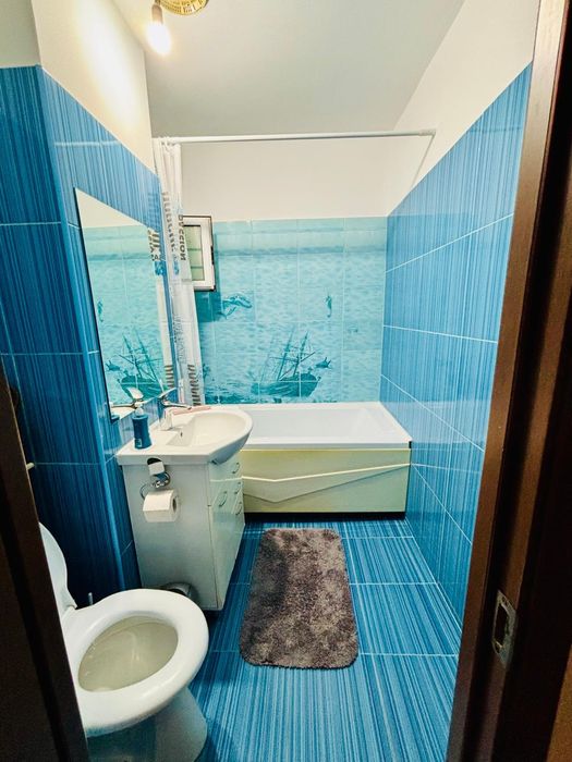 De inchiriat 3 camere, utilat-mobilat complet.