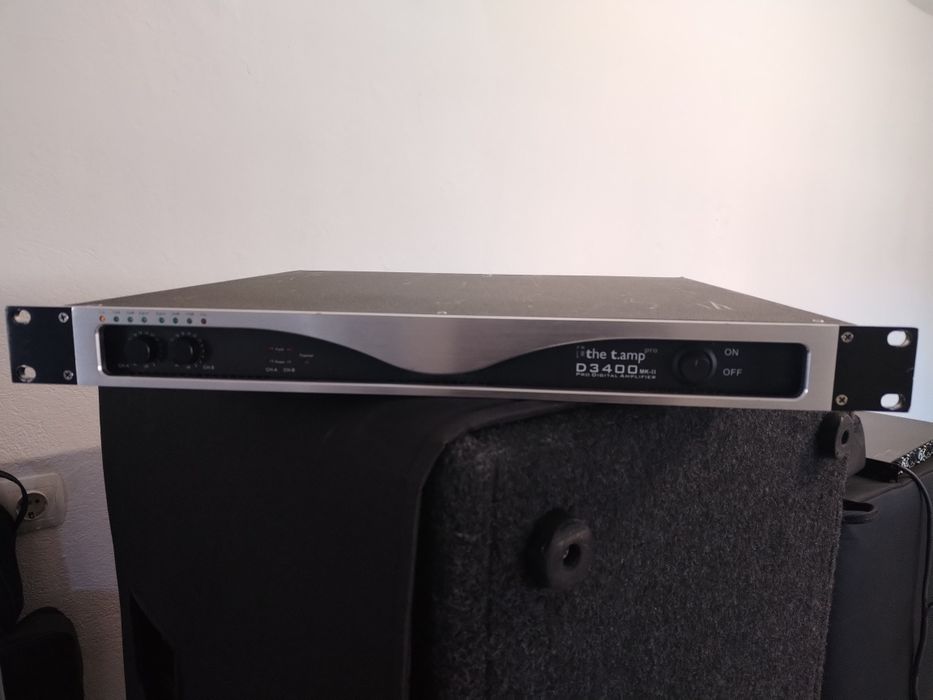 Vând amplificator the t. amp  D3400