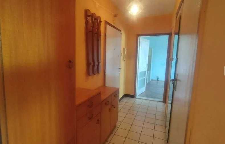 Тристаен среден източен апартамент в квартал Младост 1-Касабова