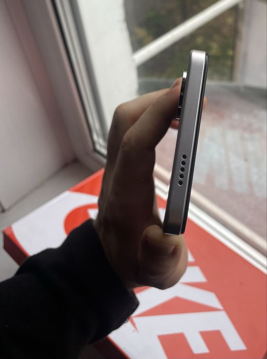 Продам телефон vivo Y04s