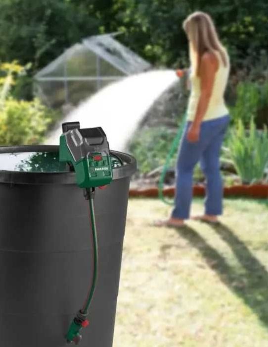 Pompa apa  Parkside cu acumulator și incarcator