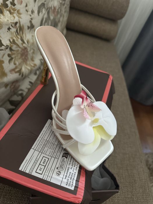 Papuci eleganti din  piele ecologica