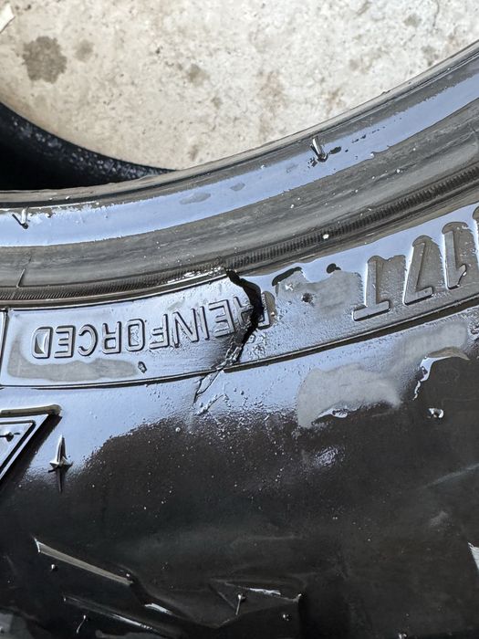 Maxxis razr at811 275/55/20