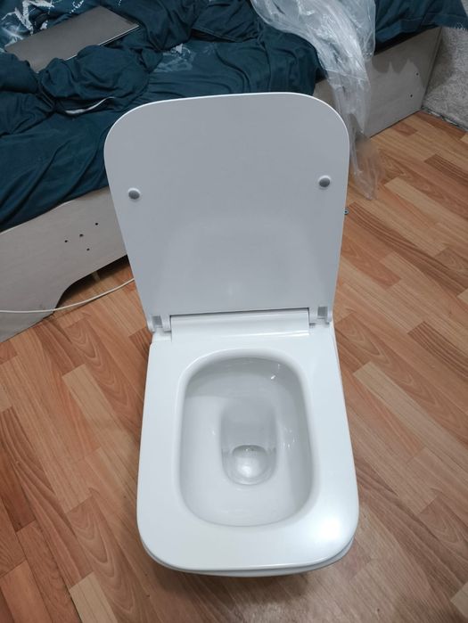 Продам унитаз  подвесной новый