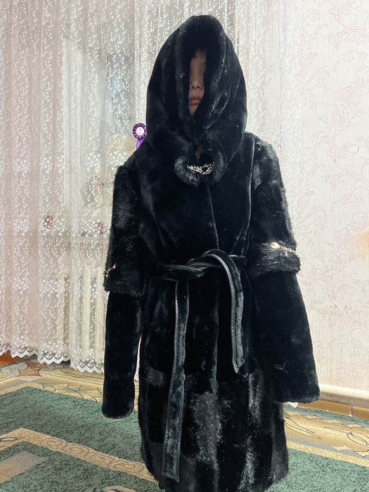 Продам пальто мутон с капюшоном