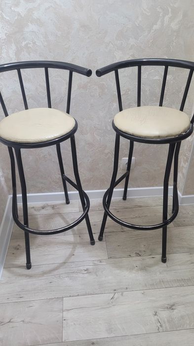 Продам барные стулья