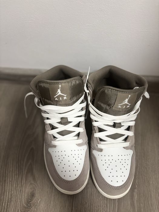 Adidași Air JORDAN 1 MID