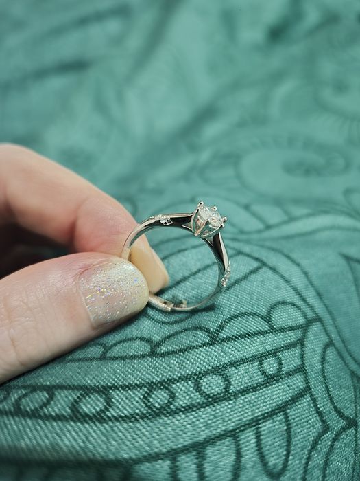 Inel de logodna, cristal de laborator