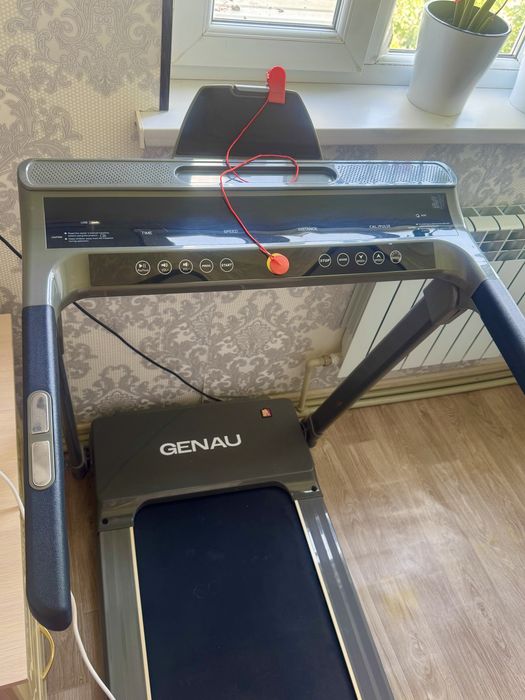 Продам беговую дорожку Genau Dynamic R3
