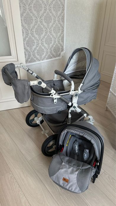 Продается детская коляска с автолюлькой