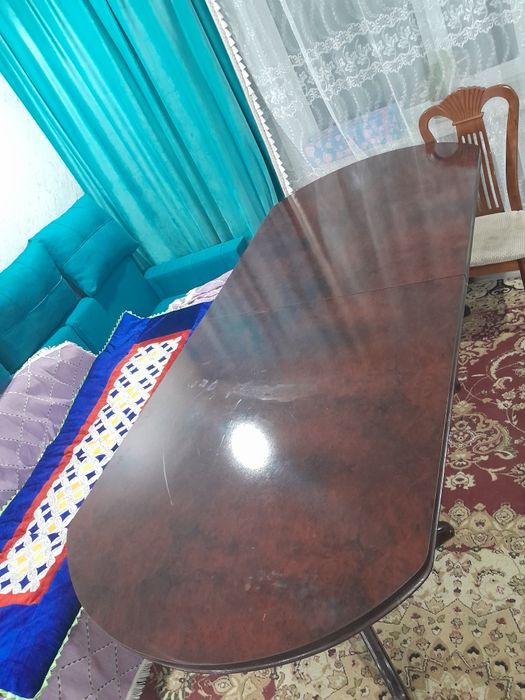 Стол для гостиной