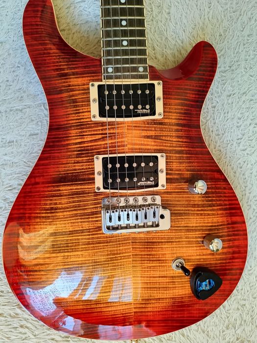 Продам электрогитару.