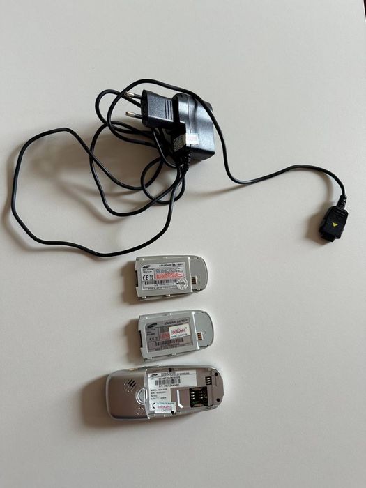 Продавам Samsung SGH-X100