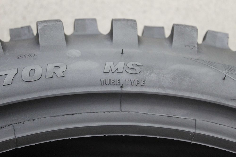 140/80-18 Maxxis