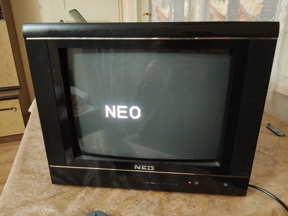 Телевизорче NEO 15 инча ретро
